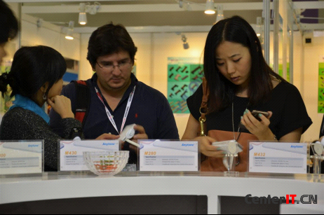 海納通iPhone 5移動電源亮劍香港秋季展會